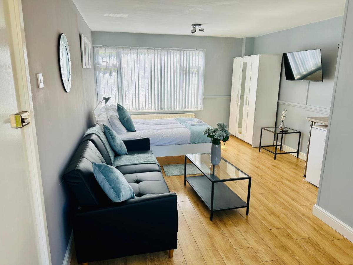 633 South 9th Street * Milton Keynes