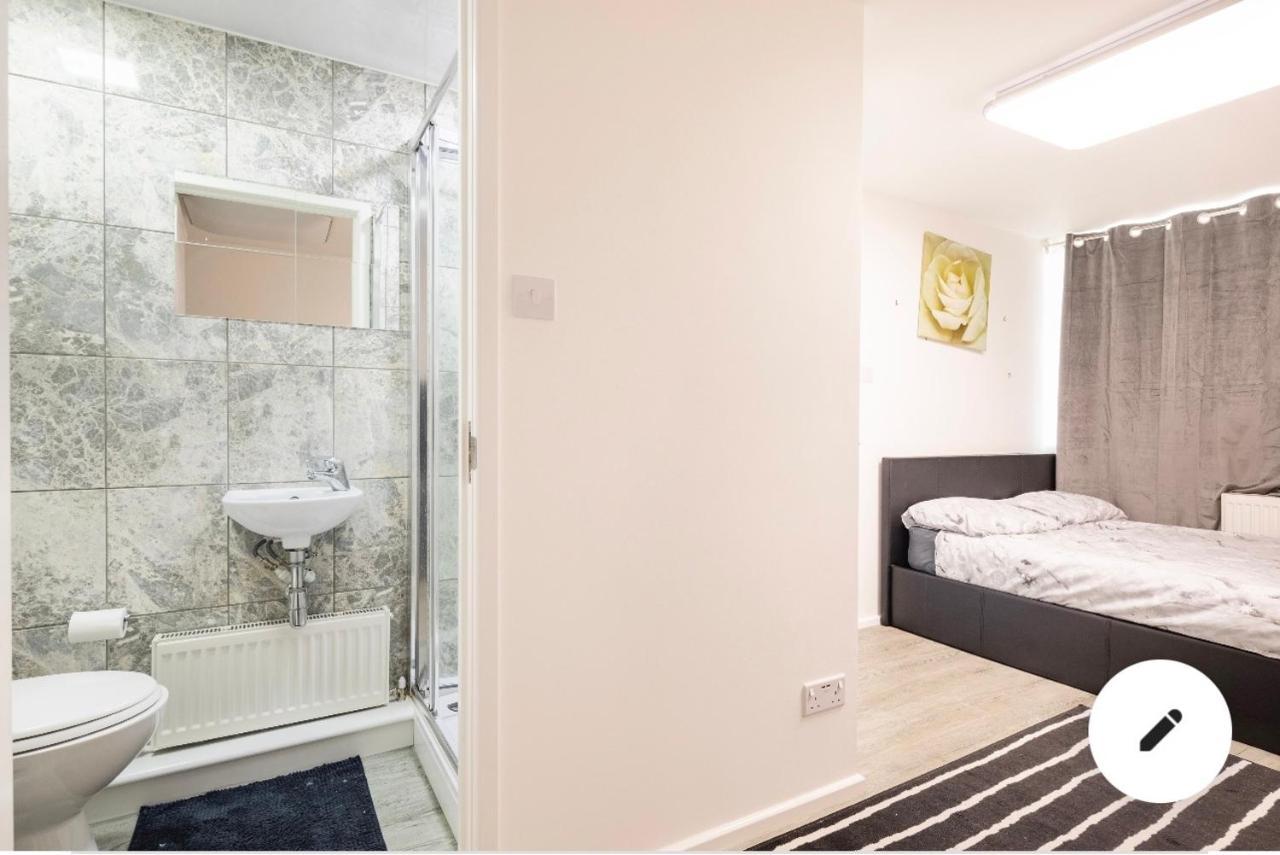 En-suite In *