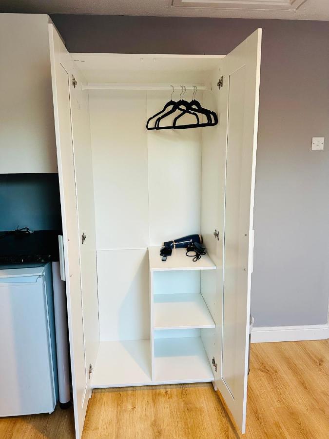 633 South 9th Street * Milton Keynes