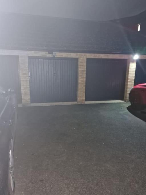 Nightrest Homes 6 Bedroom House- Smart Tv In Each - Parking - Wifi -milton Keynes Apartment Milton Keynes