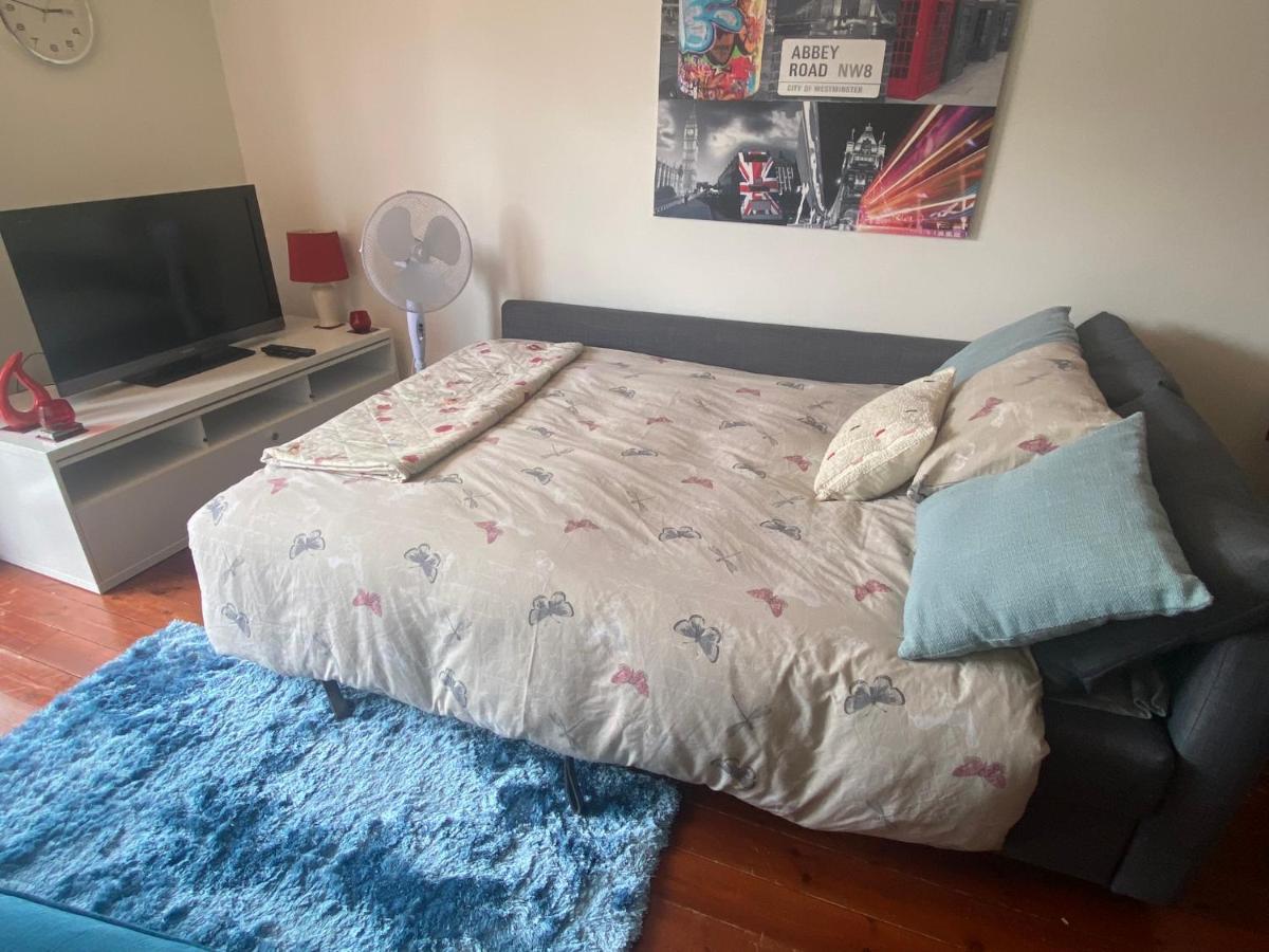 Charming Entire 1-bedroom Flat In * Milton Keynes