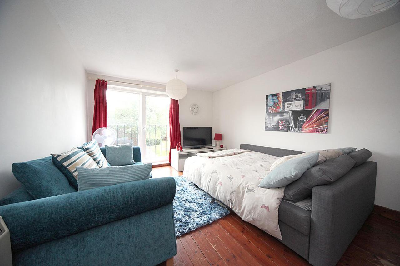 Charming Entire 1-bedroom Flat In Apartamento
