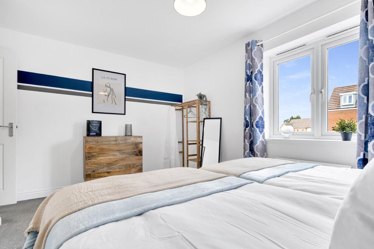 Contractors Retreat 3 Bed House, Sleeps Up To 7, Free Parking * Milton Keynes