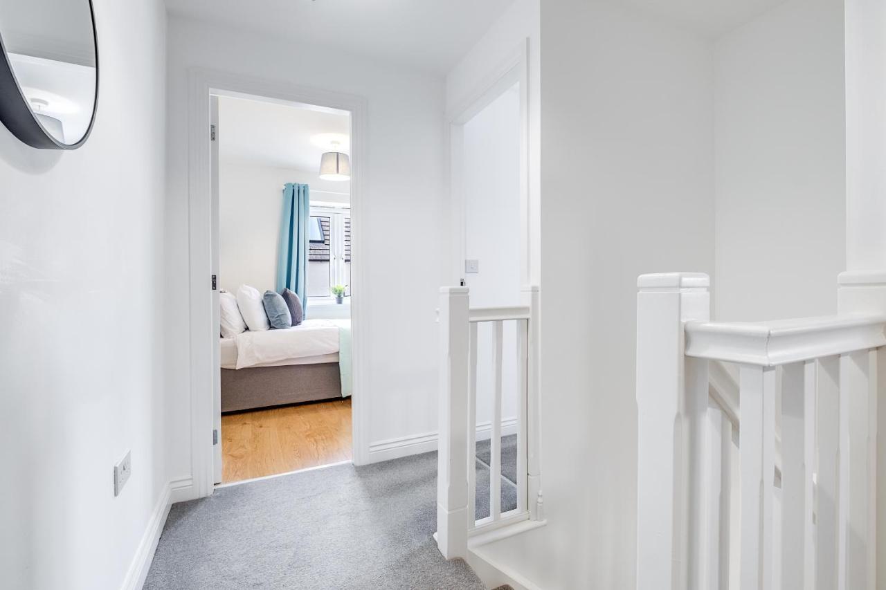 Holiday home Contractors Retreat 3 Bed House, Sleeps Up To 7, Free Parking Milton Keynes