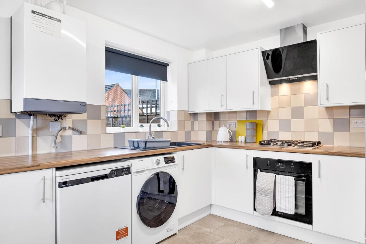 Holiday home Contractors Retreat 3 Bed House, Sleeps Up To 7, Free Parking Milton Keynes
