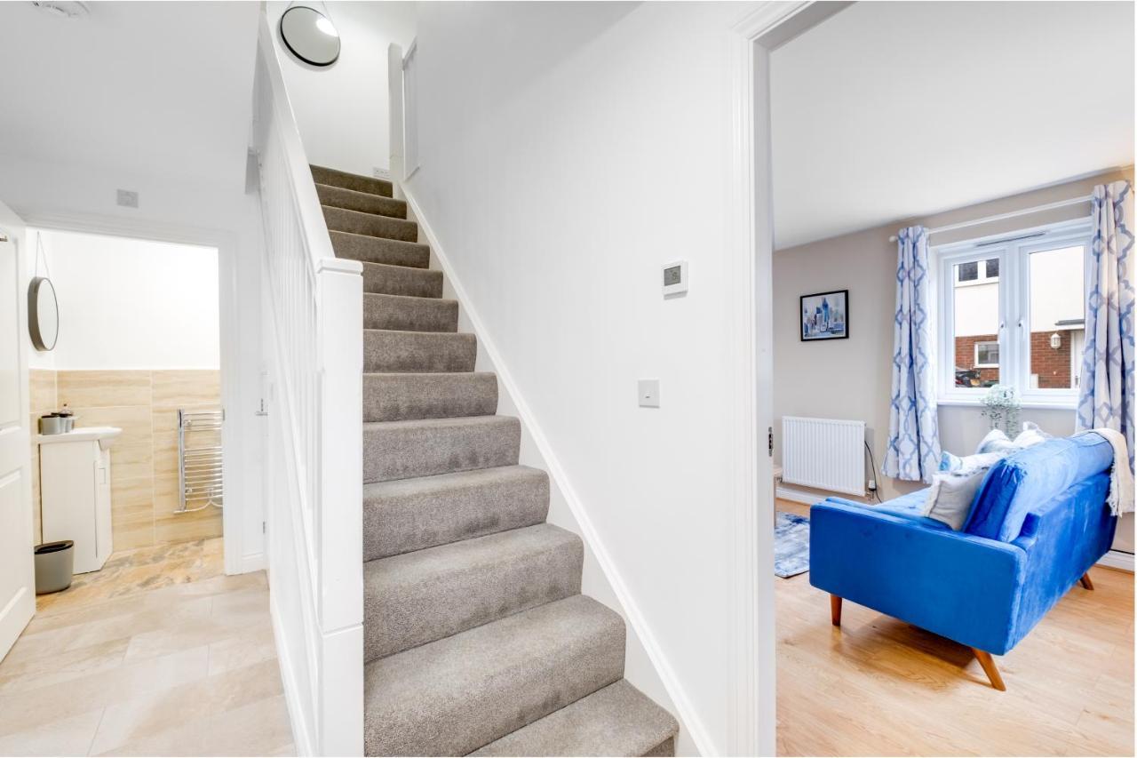 Contractors Retreat 3 Bed House, Sleeps Up To 7, Free Parking Holiday home
