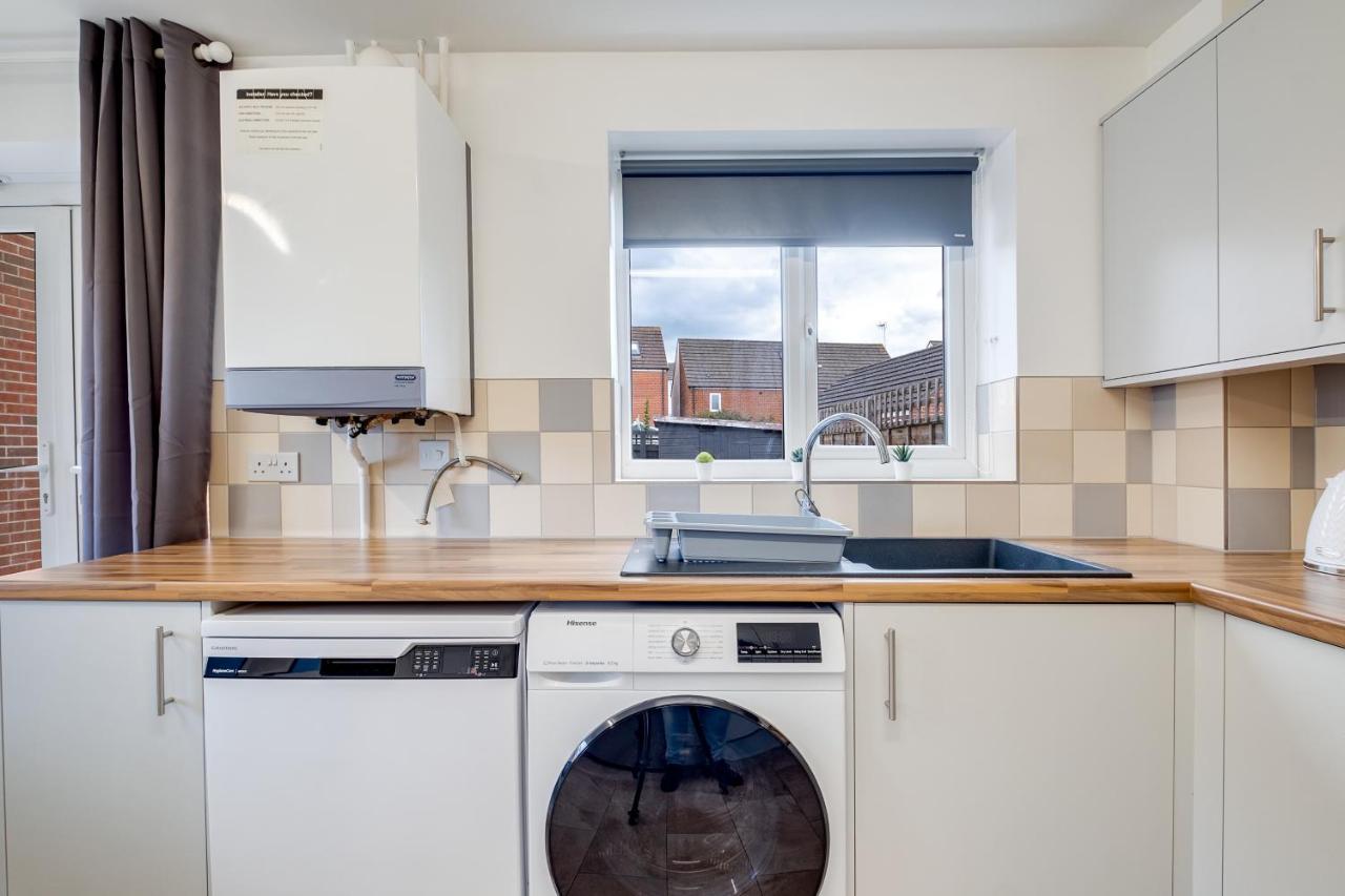 Holiday home Contractors Retreat 3 Bed House, Sleeps Up To 7, Free Parking *