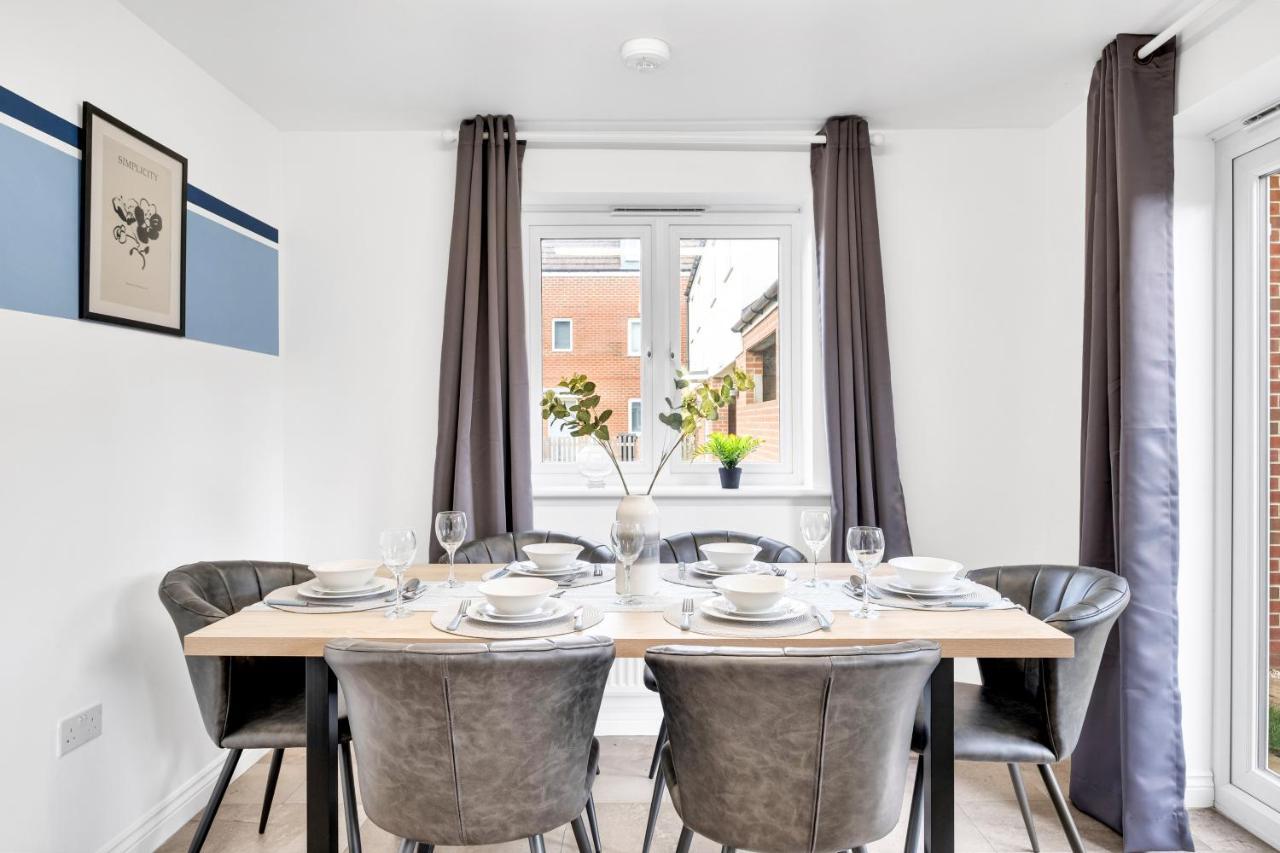Holiday home Contractors Retreat 3 Bed House, Sleeps Up To 7, Free Parking Milton Keynes