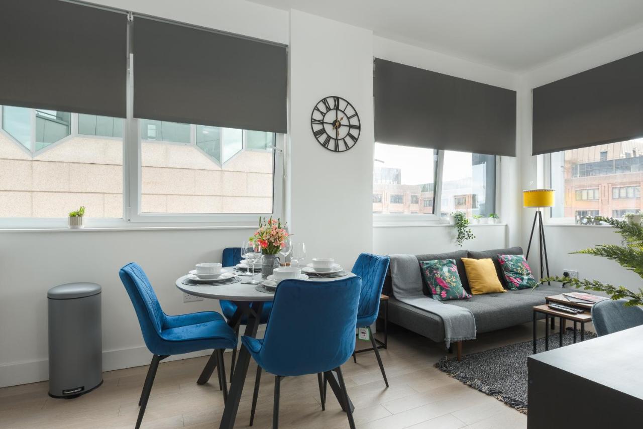 Central: Deluxe 2-bed Near Station Apartamento