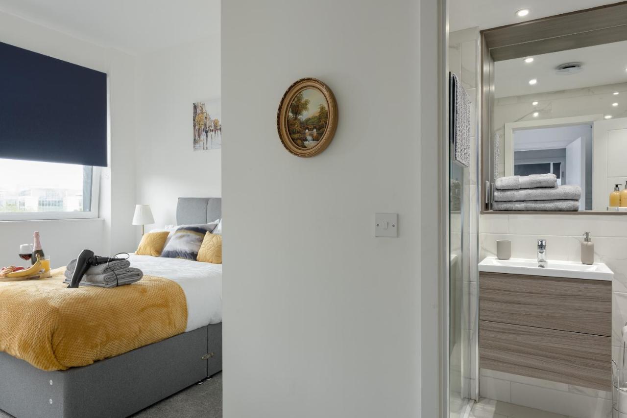 Central: Deluxe 2-bed Near Station *