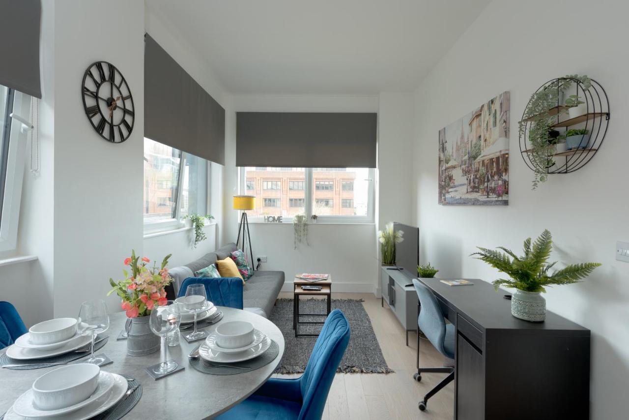 Central: Deluxe 2-bed Near Station Apartamento Milton Keynes