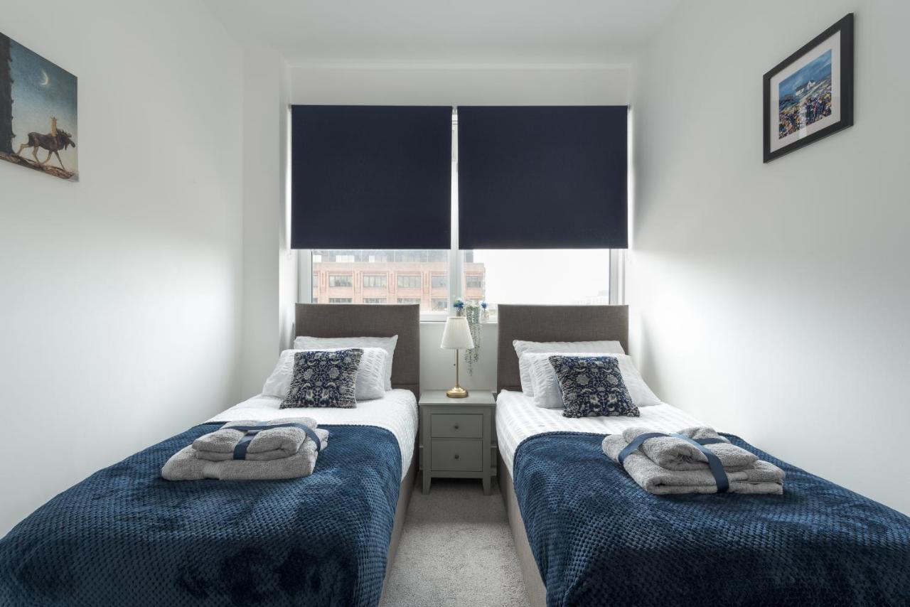 Central: Deluxe 2-bed Near Station Apartamento *