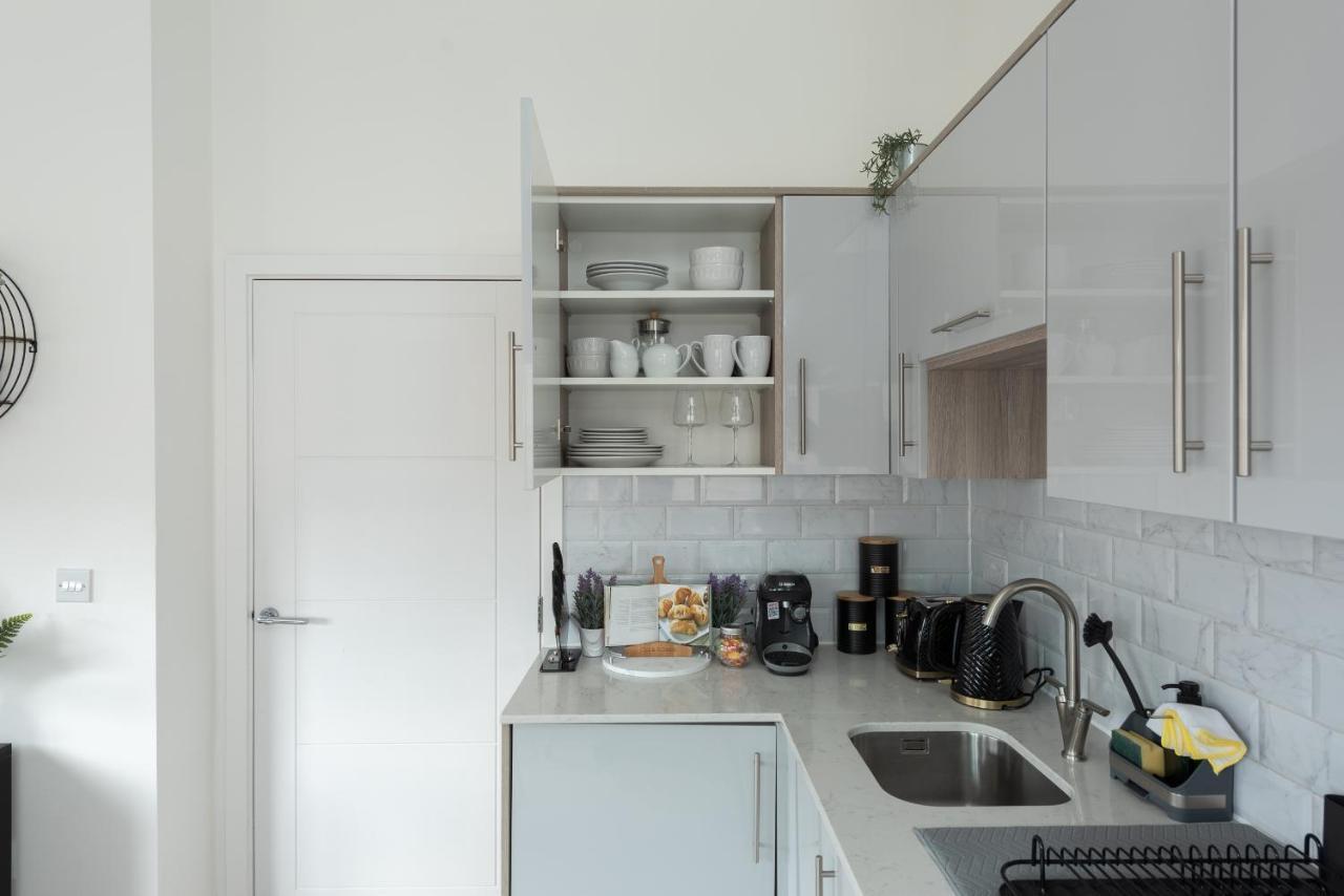 Central: Deluxe 2-bed Near Station Apartamento *