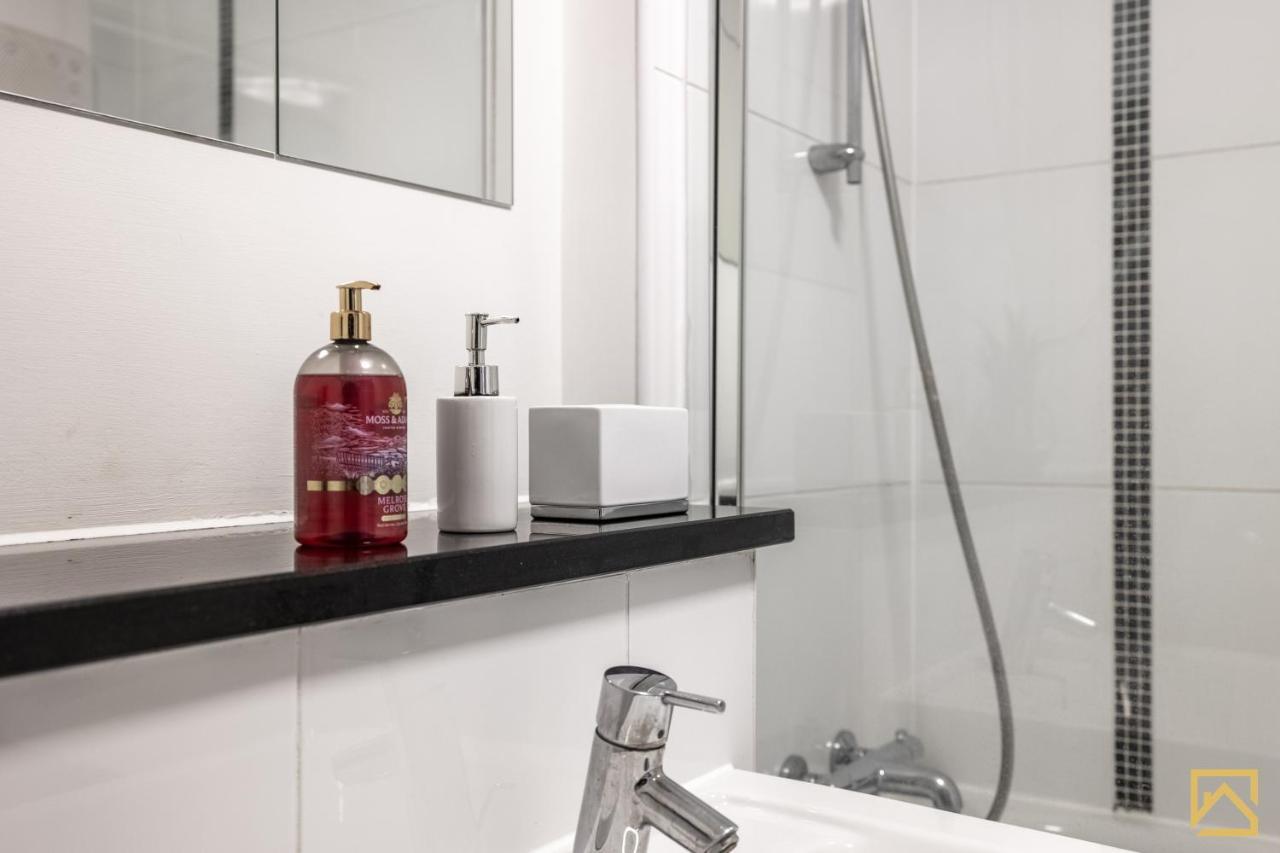 Modern 1 Bed In Mk, Free Parking, Smart Tv, Manhattan House By Valore Services * Milton Keynes