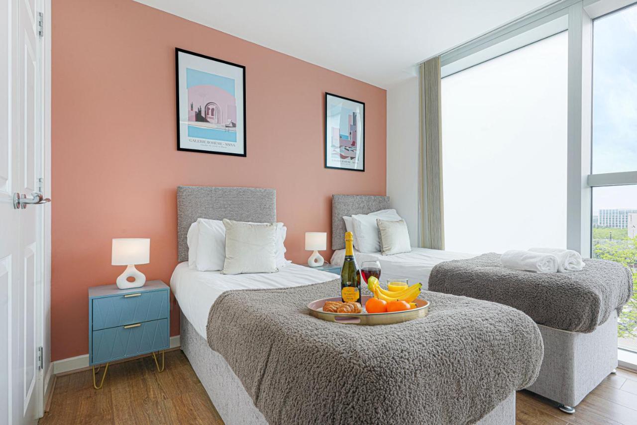 Executive Hub: 2br With Parking & Netflix Milton Keynes