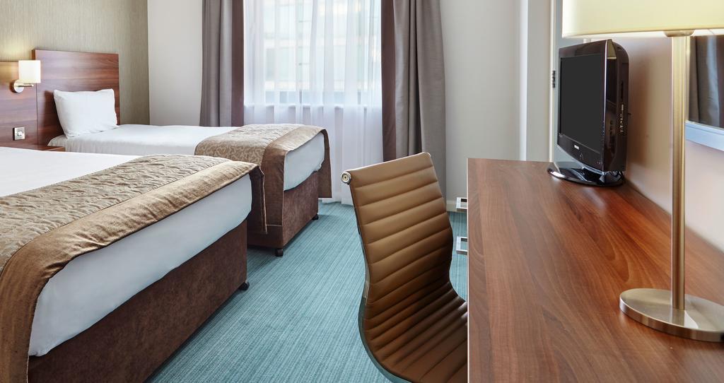 Leonardo Hotel