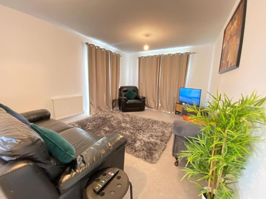 Apartment Luxurious And Spacious 2 Bedroom Flat *
