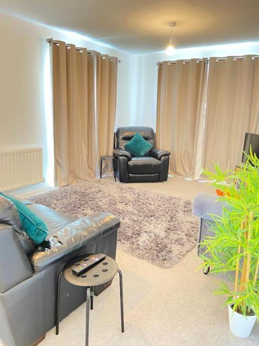 Apartment Luxurious And Spacious 2 Bedroom Flat Milton Keynes