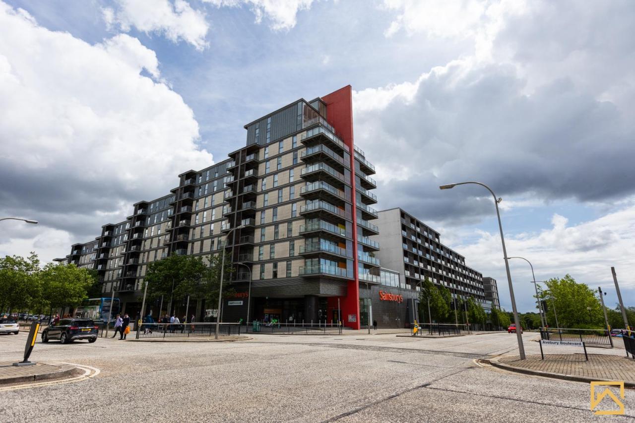 Amazing View 2 Bed, Free Parking By Valore Services * Milton Keynes
