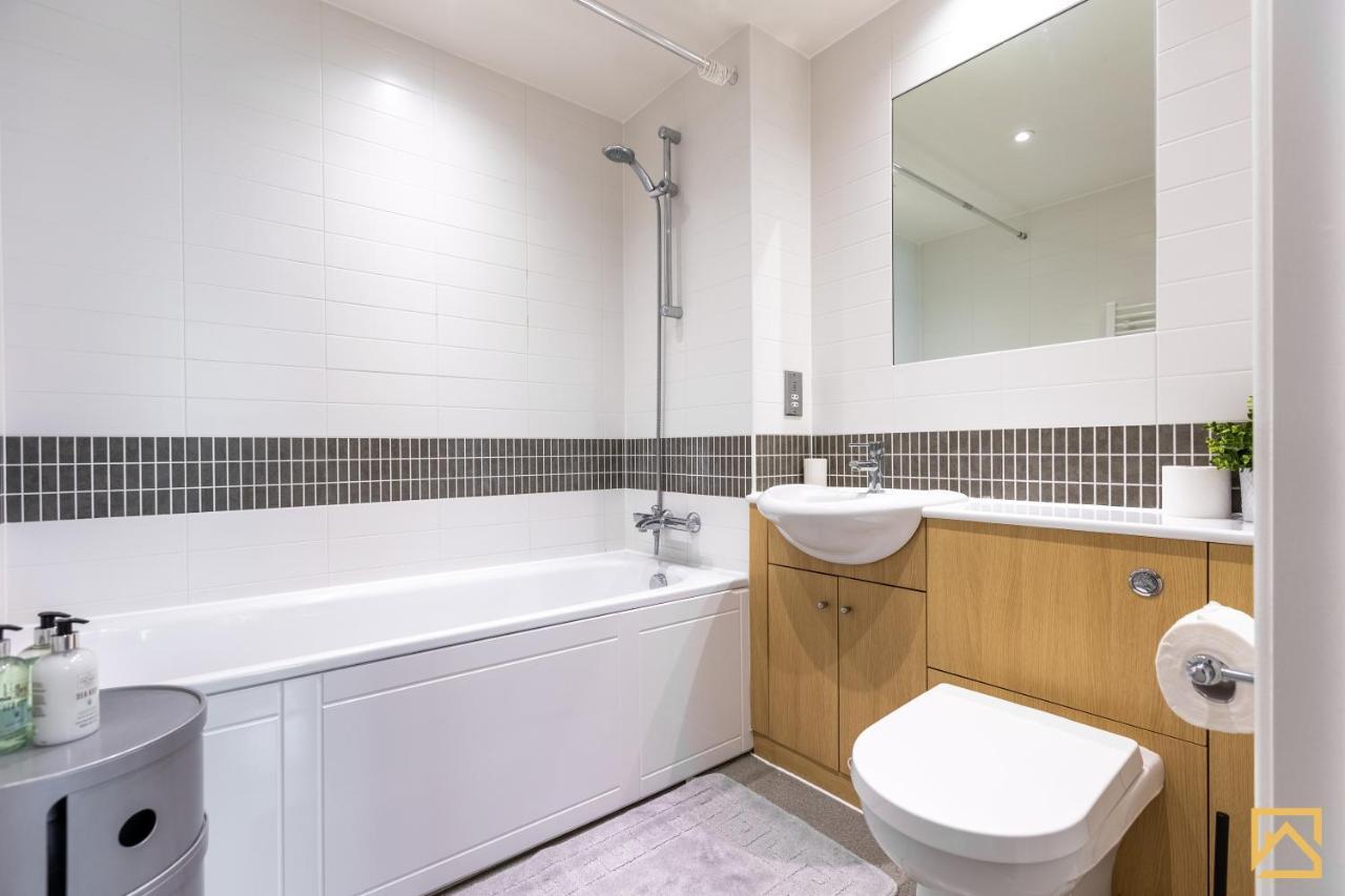 Amazing View 2 Bed, Free Parking By Valore Services
