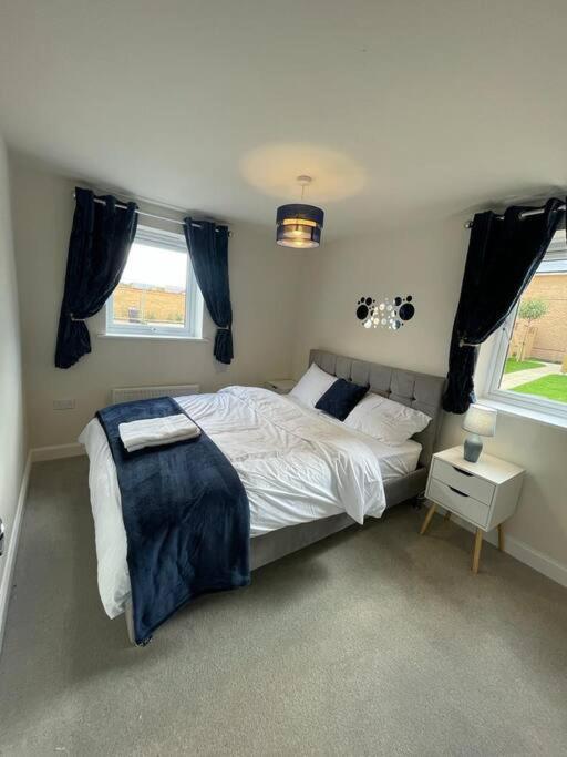 Luxurious In Brooklands Apartment Milton Keynes