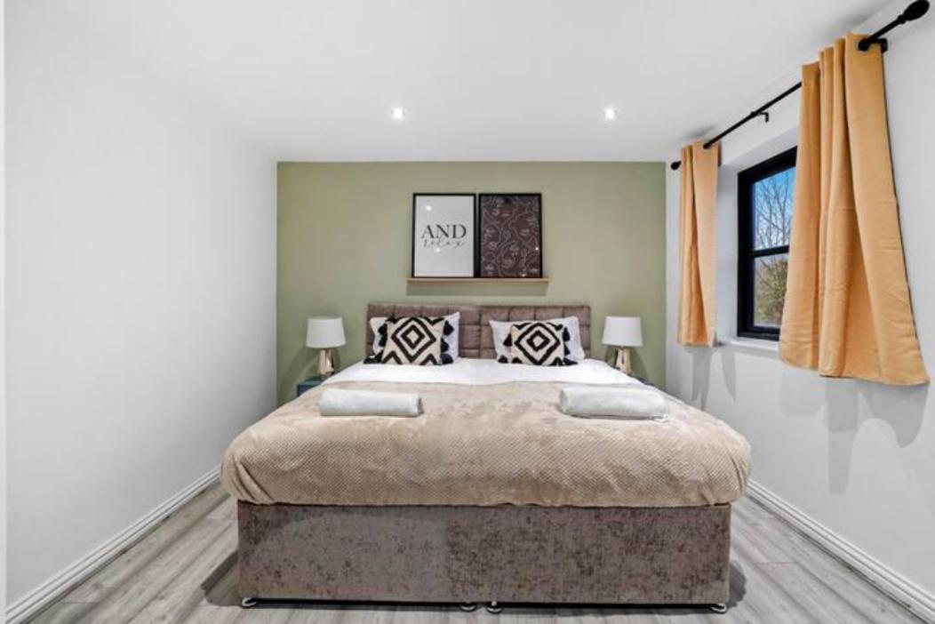 Luxury House With Pool Table, Sky Tv, Netflix, Fast Wifi, Garden & Free Parking By Yoko Milton Keynes