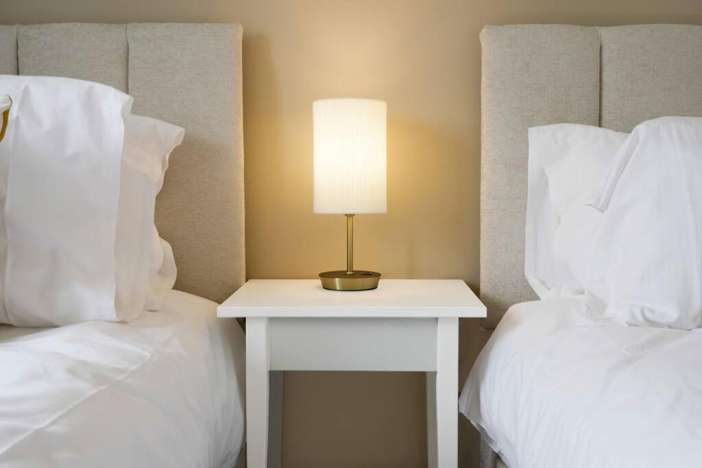 Appledore House: Centre Retreat With Garden And Netflix Milton Keynes