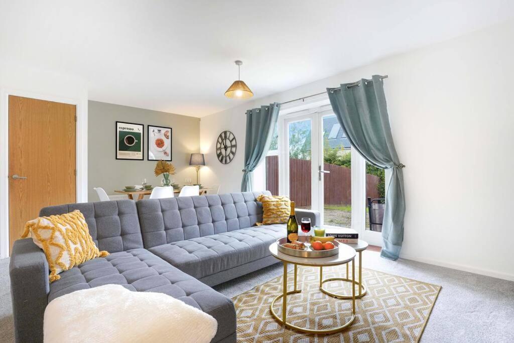 Appledore House: Centre Retreat With Garden And Netflix Milton Keynes