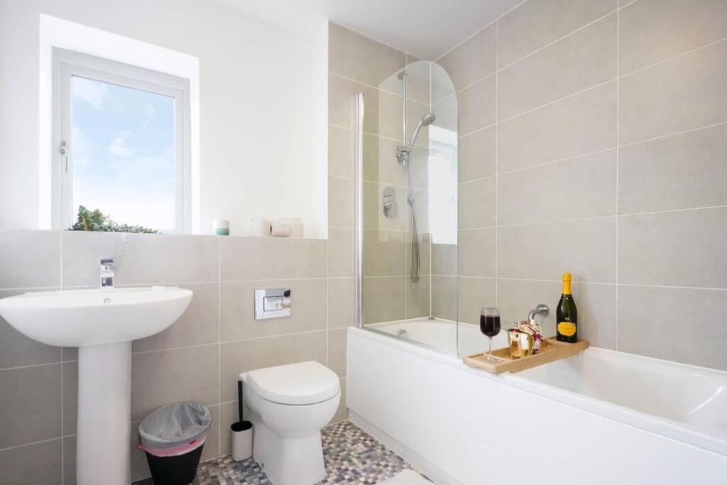 Appledore House: Centre Retreat With Garden And Netflix