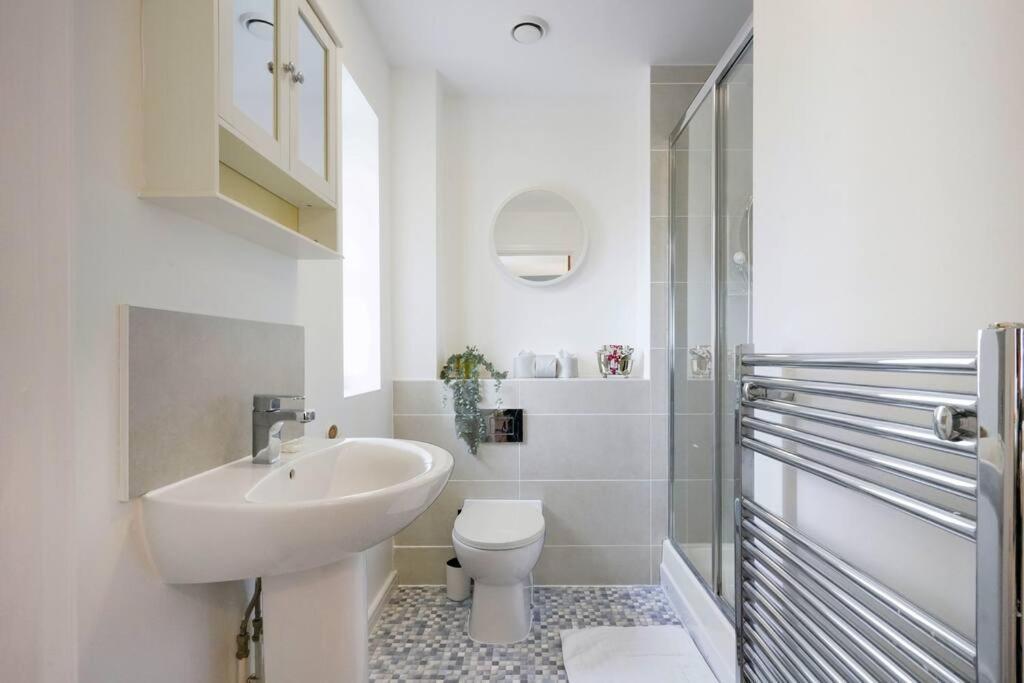 Appledore House: Centre Retreat With Garden And Netflix Holiday home Milton Keynes