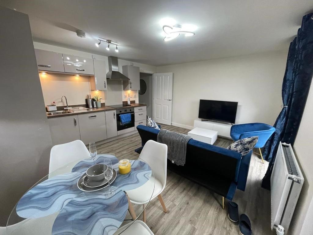 Apartment Luxurious In Brooklands Milton Keynes