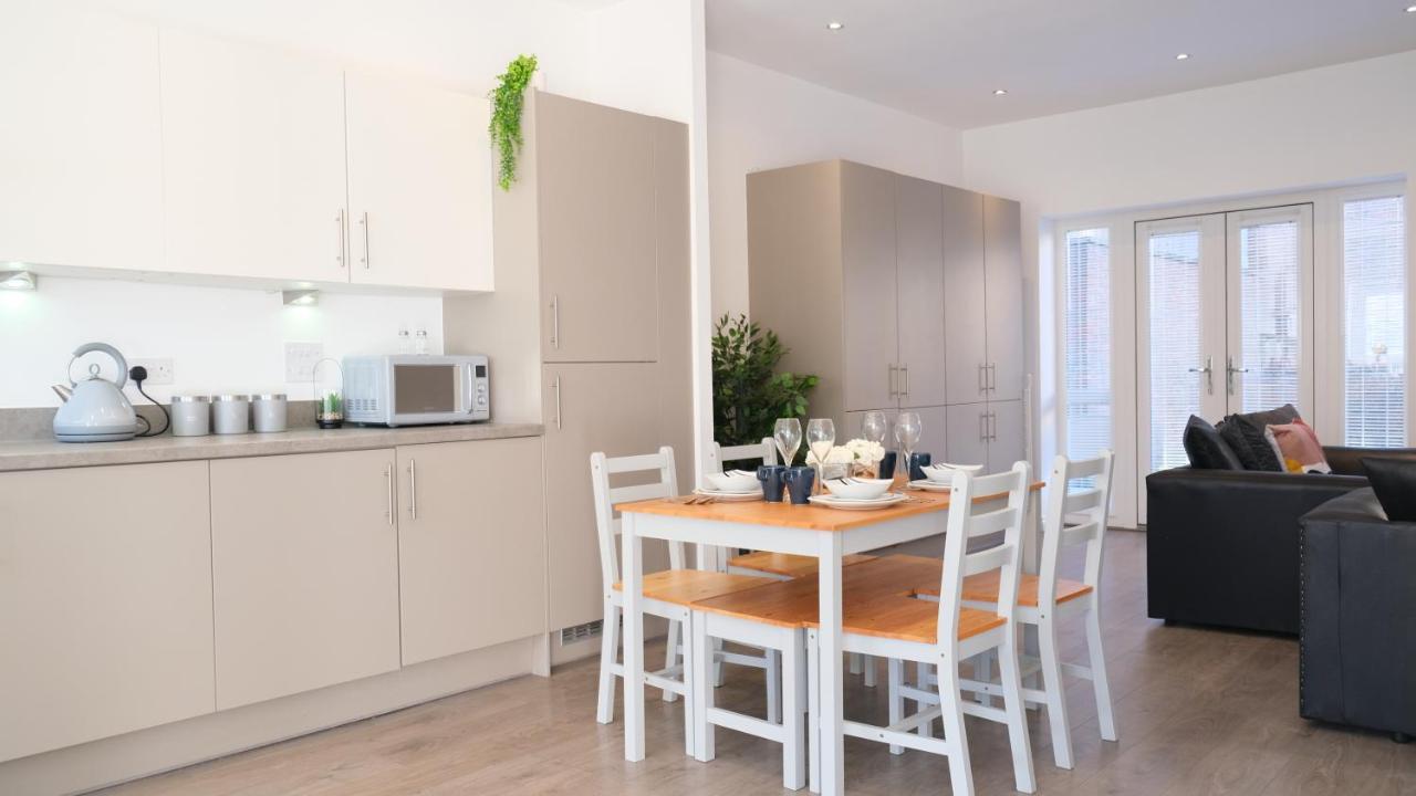 Urban Oasis: 4br Centre Retreat With Garden Holiday home