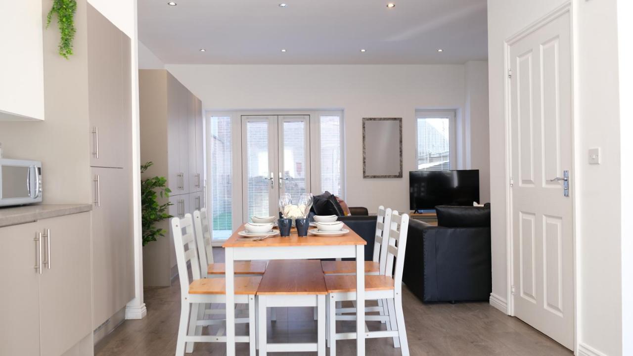 Holiday home Urban Oasis: 4br Centre Retreat With Garden Milton Keynes