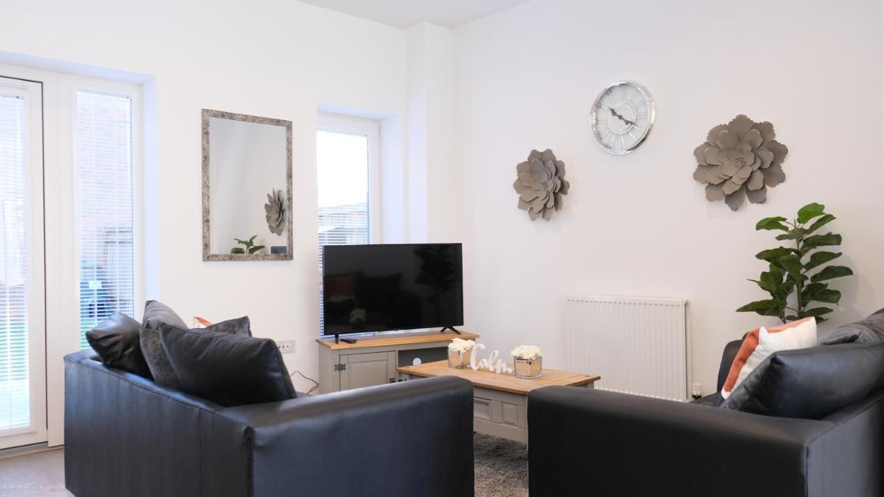Urban Oasis: 4br Centre Retreat With Garden *