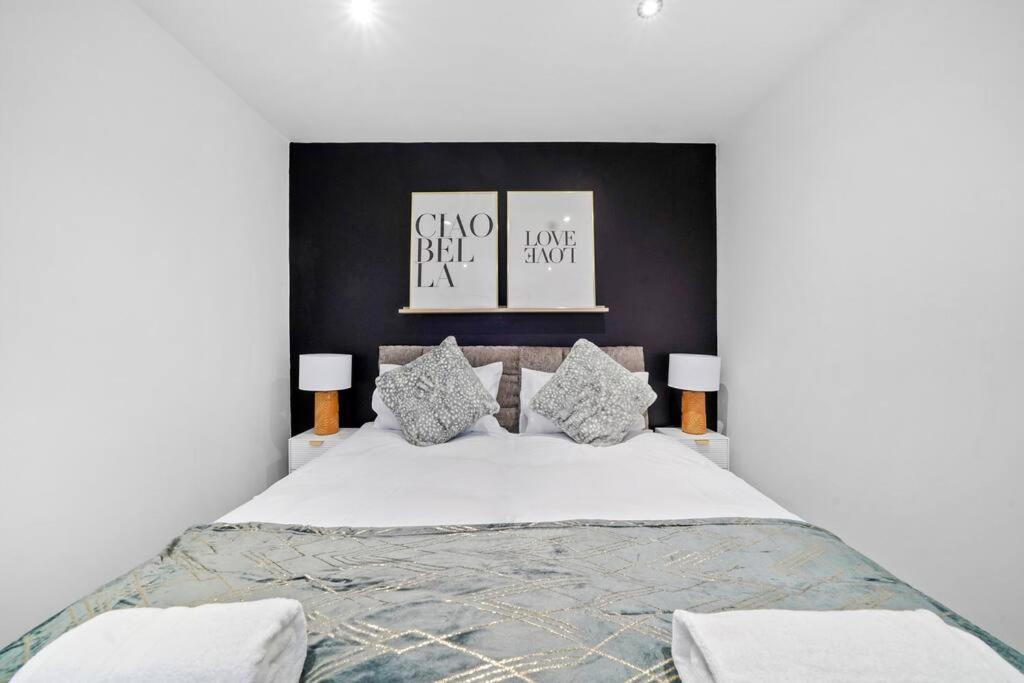 Holiday home Luxury House With Pool Table, Sky Tv, Netflix, Fast Wifi, Garden & Free Parking By Yoko Milton Keynes