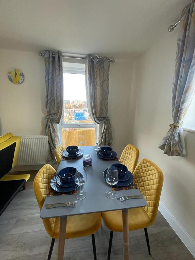 Apartment Spacious In Brooklands Milton Keynes