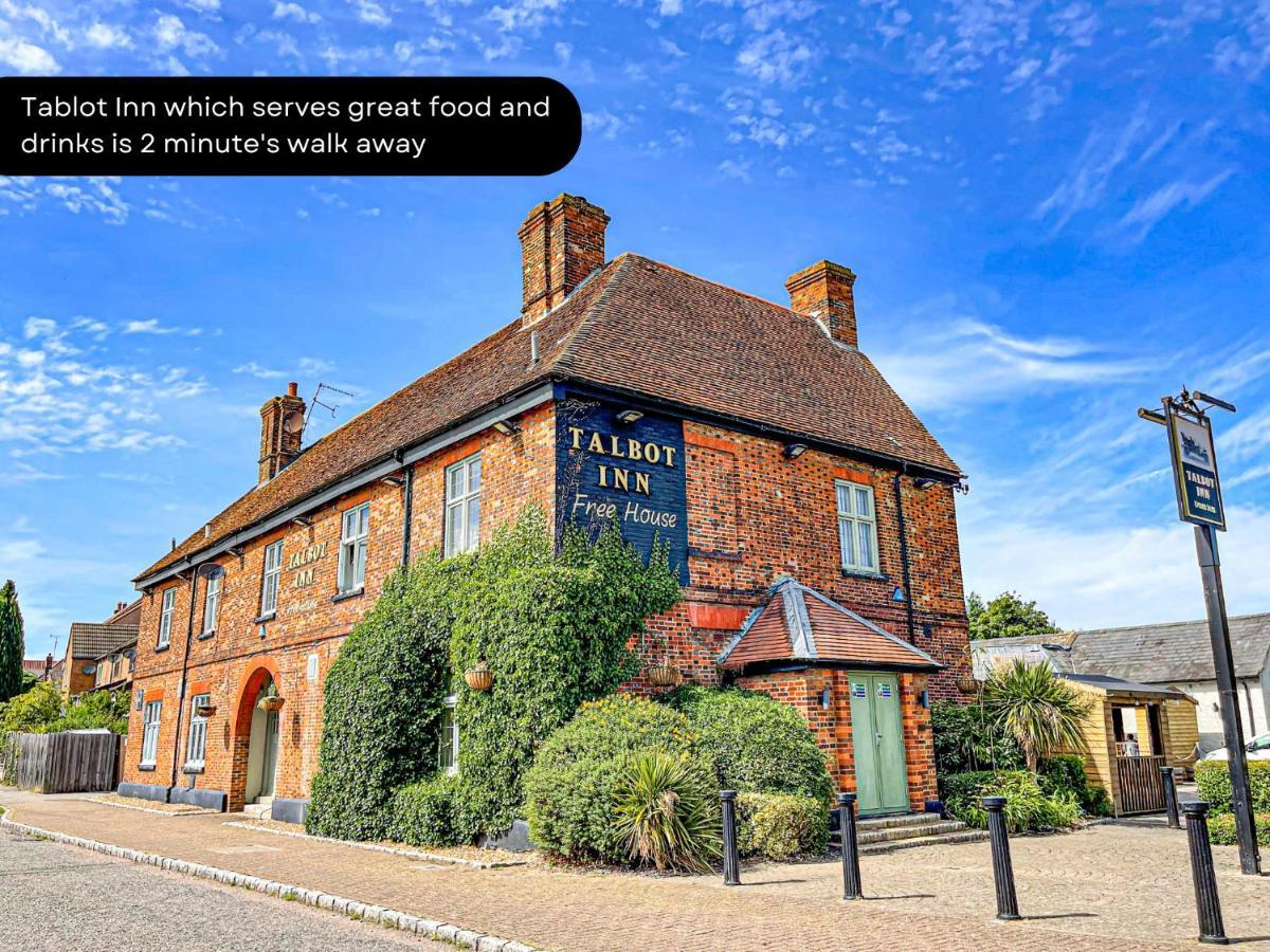 Yoko's Charming Retreat: 4br With Garden & Smart Tvs Holiday home Milton Keynes
