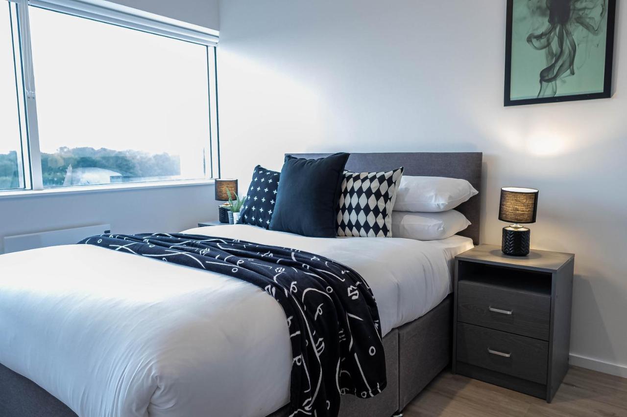 Stunning View In Location Free Parking * Milton Keynes