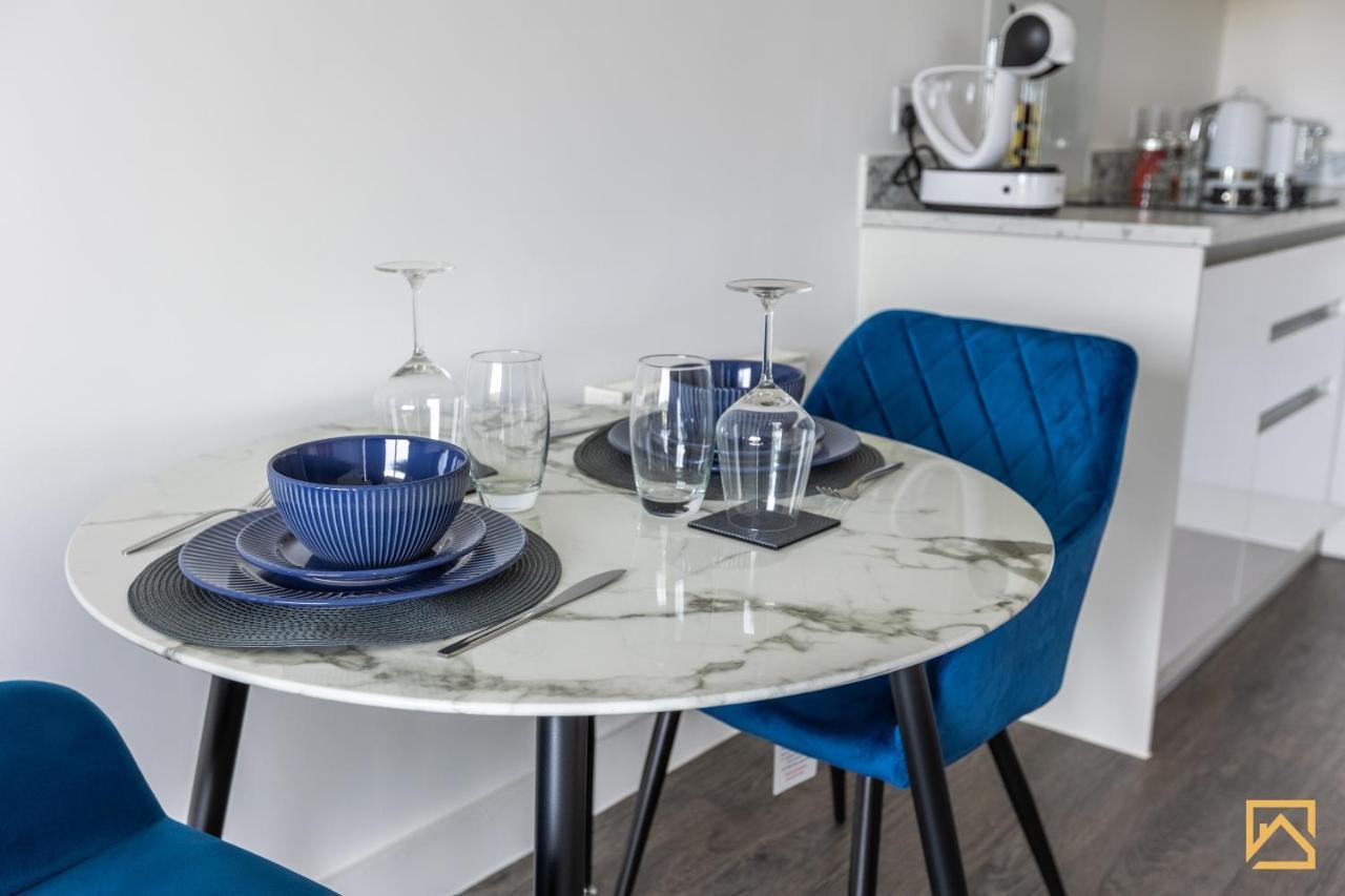 Apartment Cosy 1 Bed Near Peaceful Canal By Valore Services Milton Keynes