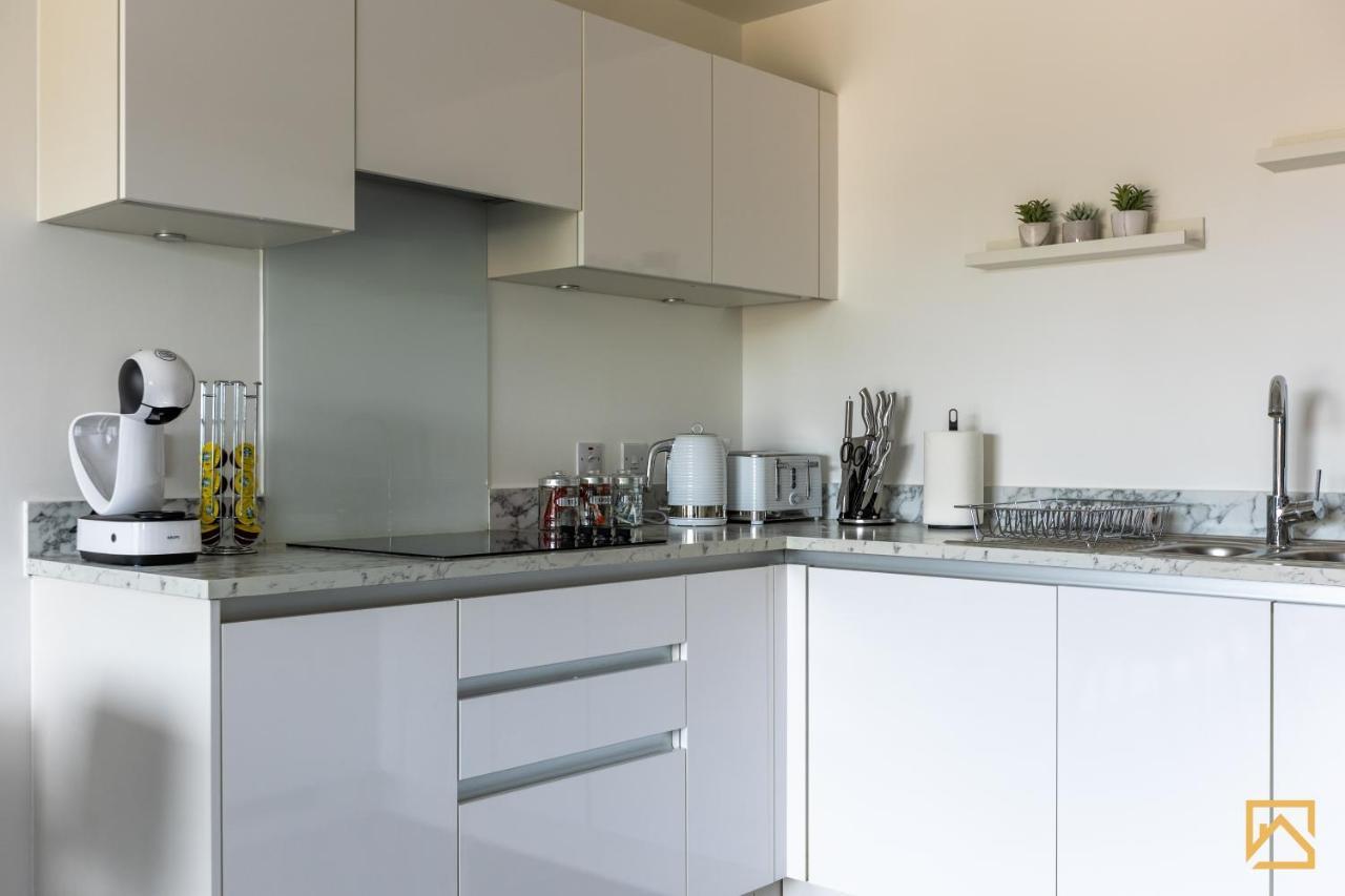 Apartment Cosy 1 Bed Near Peaceful Canal By Valore Services *
