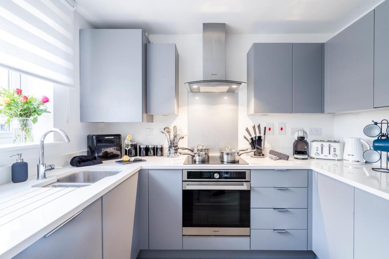 Holiday home Spacious 4br Townhouse Free Parking & Wifi