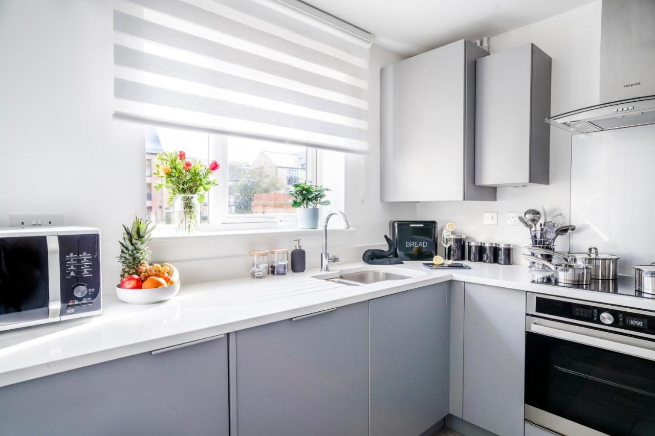 Spacious 4br Townhouse Free Parking & Wifi Milton Keynes