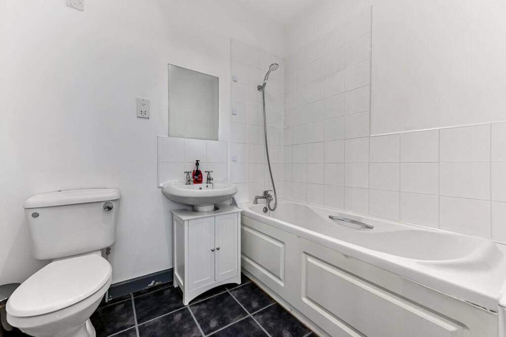 Apartamento Large Group & Contractor Booking! Duplex W/parking Milton Keynes