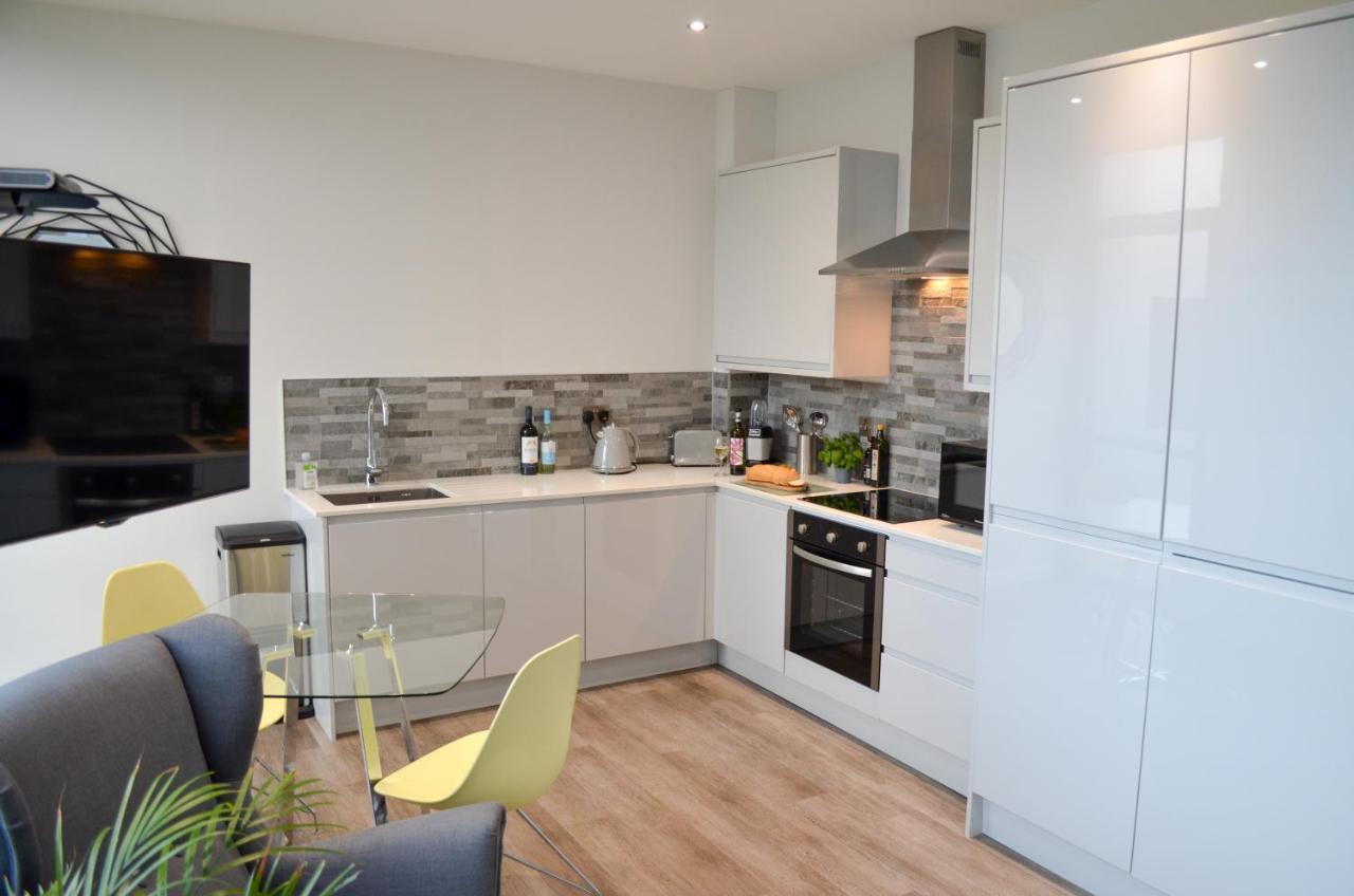 Apartment Cotels At 7zero1: Modern With Broadband & Parking Milton Keynes