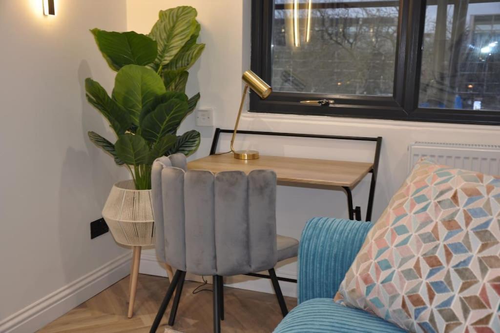 Cosy, Spacious Apt - Central Mk-smart Tv-free Wifi * Milton Keynes