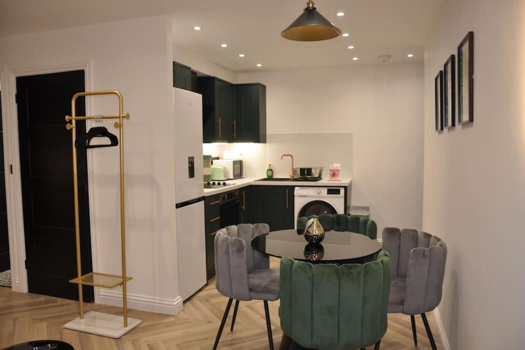Cosy, Spacious Apt - Central Mk-smart Tv-free Wifi * Milton Keynes