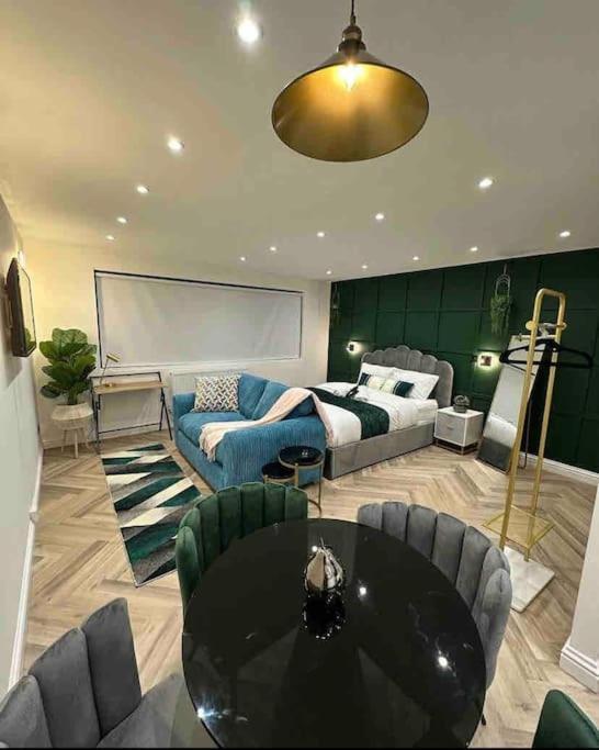 Cosy, Spacious Apt - Central Mk-smart Tv-free Wifi *