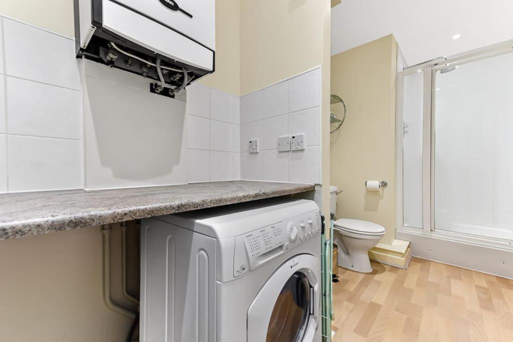 Apartment Penthouse With Scenic View Balcony Milton Keynes
