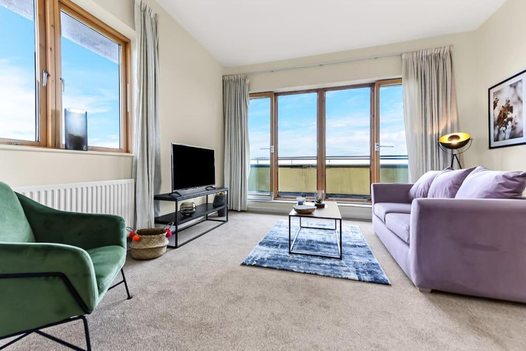 Apartment Penthouse With Scenic View Balcony