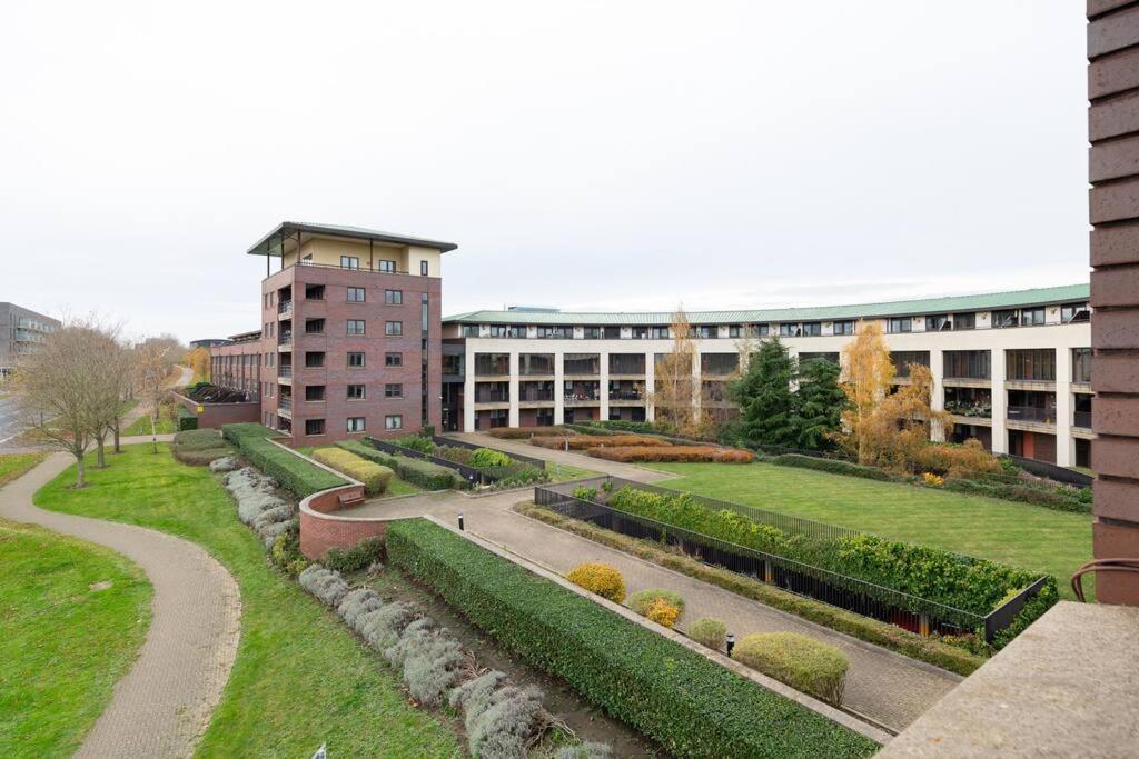 Apartment Luxury 2 Bed, Central, Free Parking, Smart Tv By Valore Services